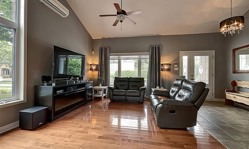 $519,900 - Bungalow ...