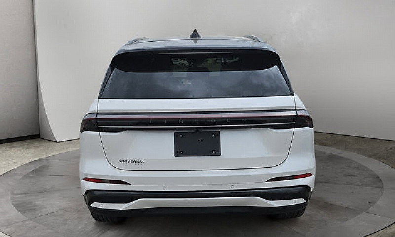 2024 Lincoln Nautilu...