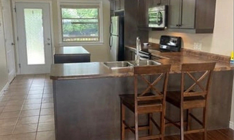 2 Bedroom Condo For ...