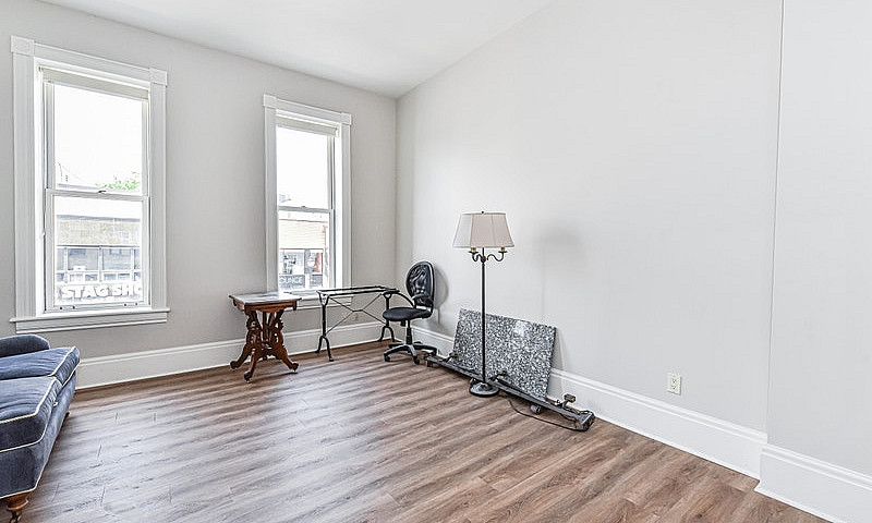 Cozy Studio Suite In...