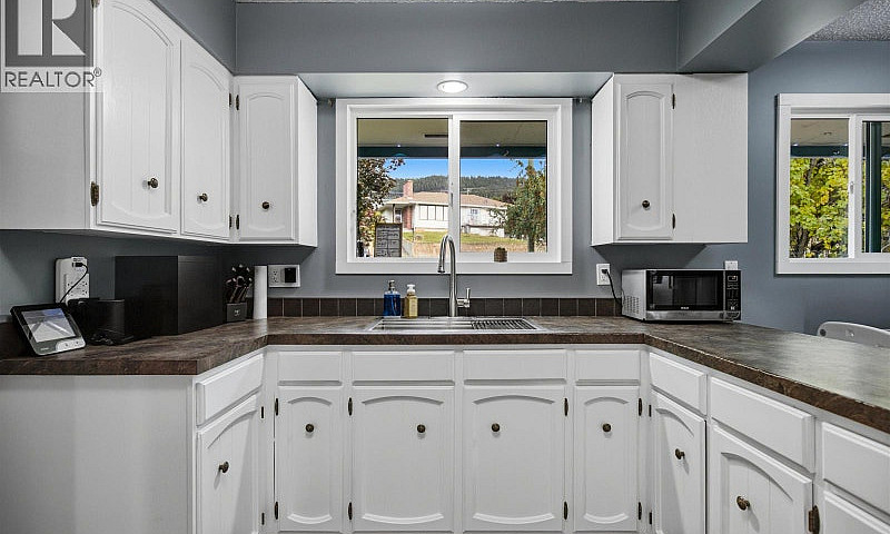 319 Clearview Cresce...