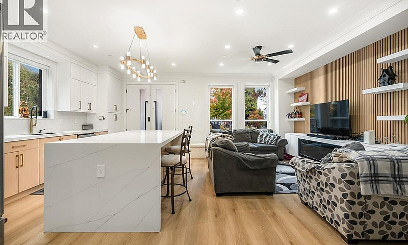 425 N Kaslo Street V...
