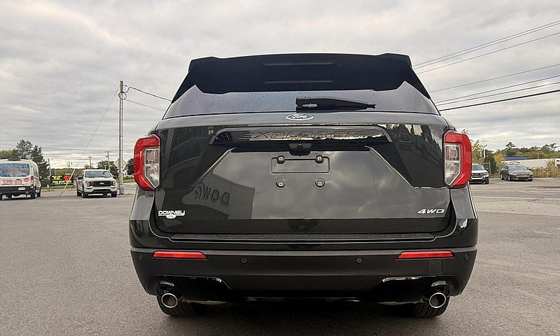 2022 Ford Explorer S...