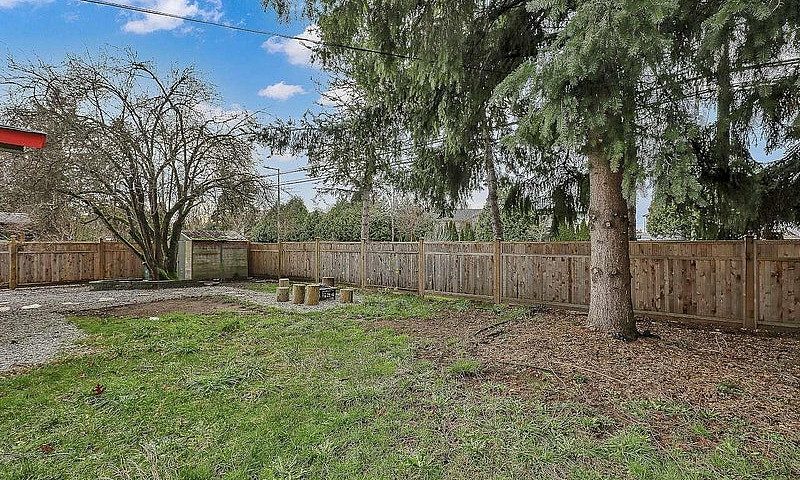 21635 50A Avenue Lan...