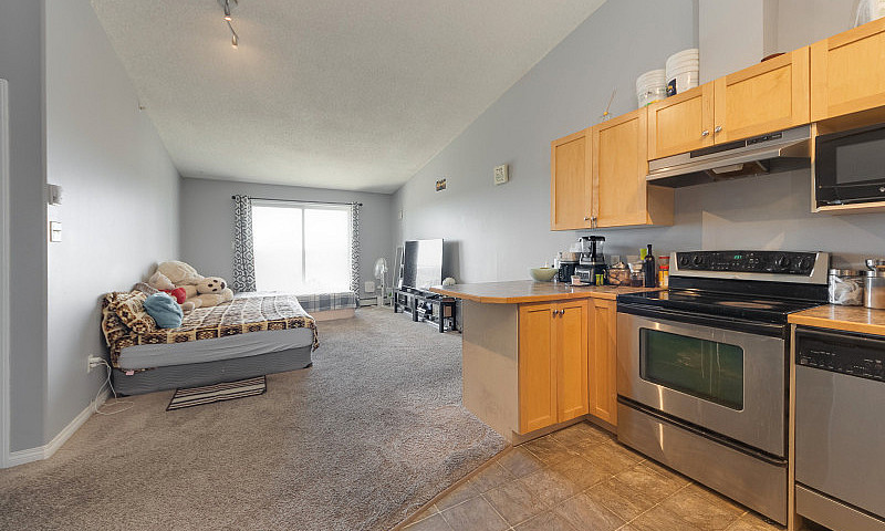 Fantastic Top Floor ...