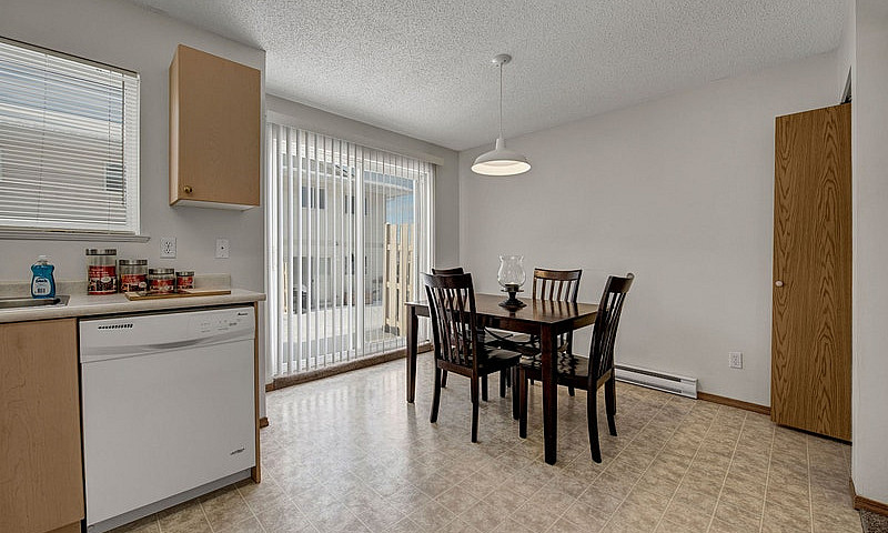2 Bed X 1 Bath Apart...