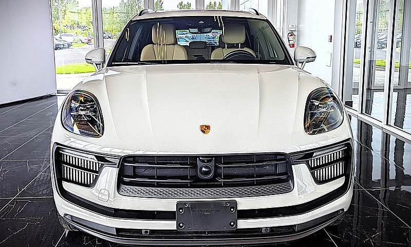 2024 Porsche Macan S...