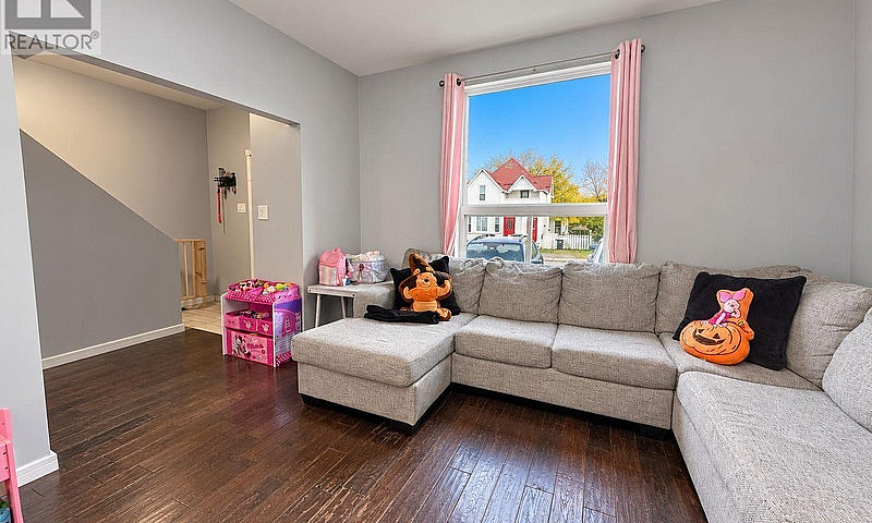 128 Bethune Street T...