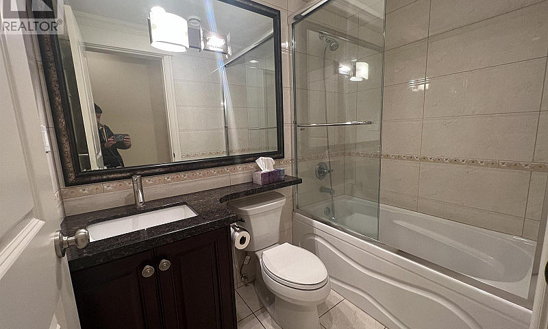 Basement 1115 W 47Th...