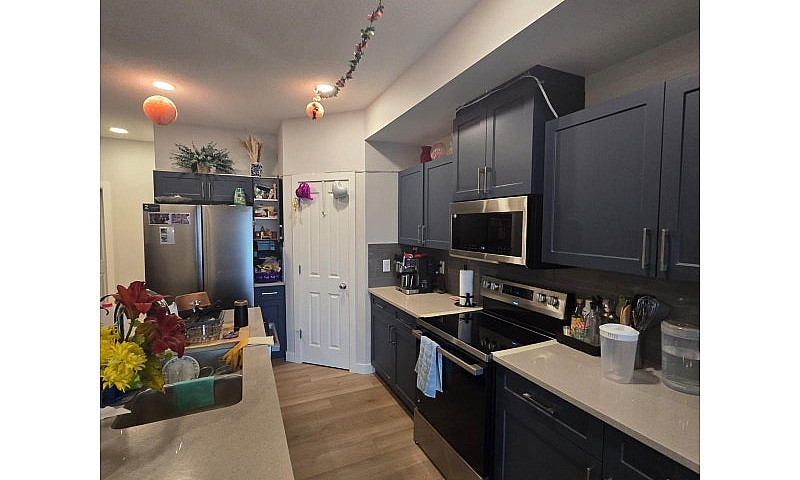 3014 9 St Nw Edmonto...