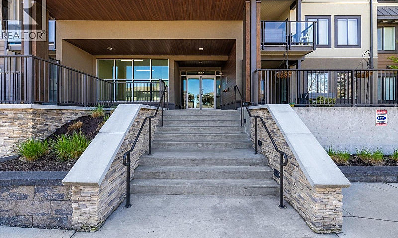 4380 Lakeshore Road ...