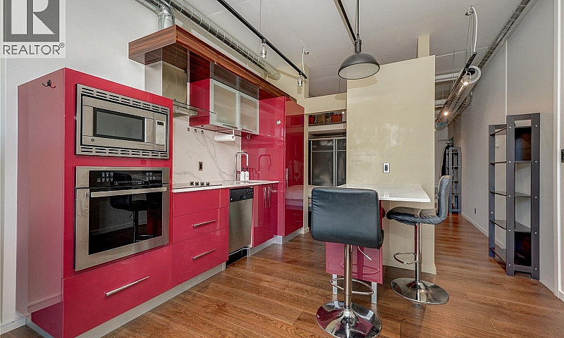 436 1029 View St Vic...