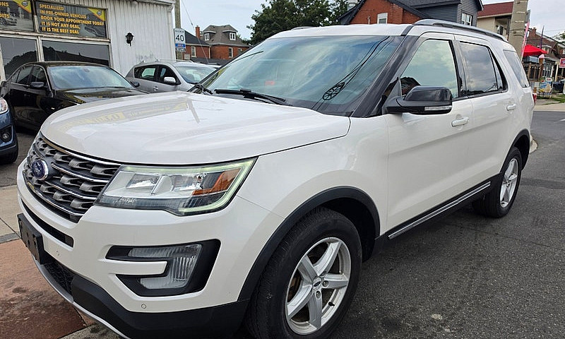 2017 Ford Explorer X...