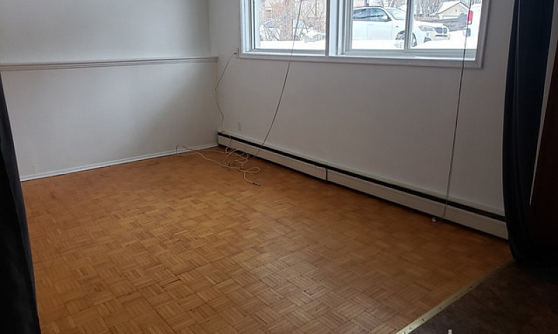 Studio Condo-Edmonto...