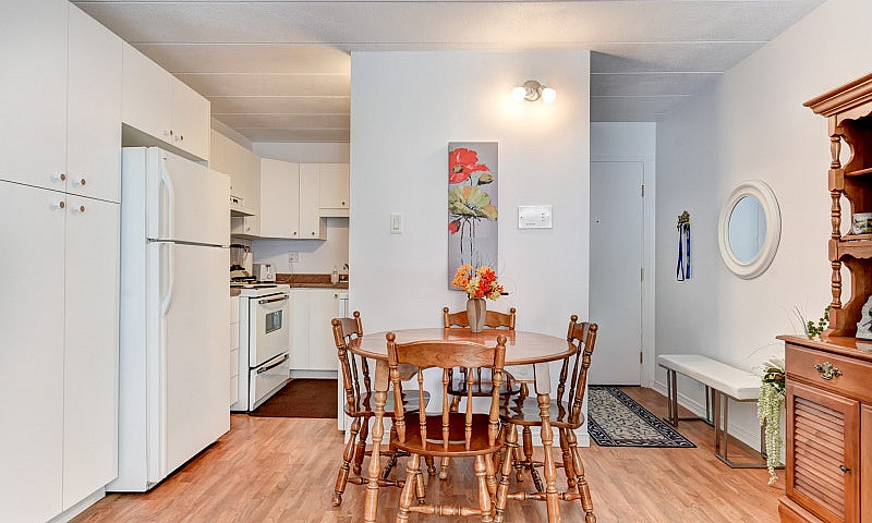 4 ½ - Charlesbourg -...