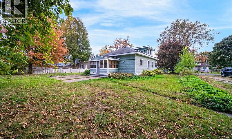 42 Cambridge Road E ...