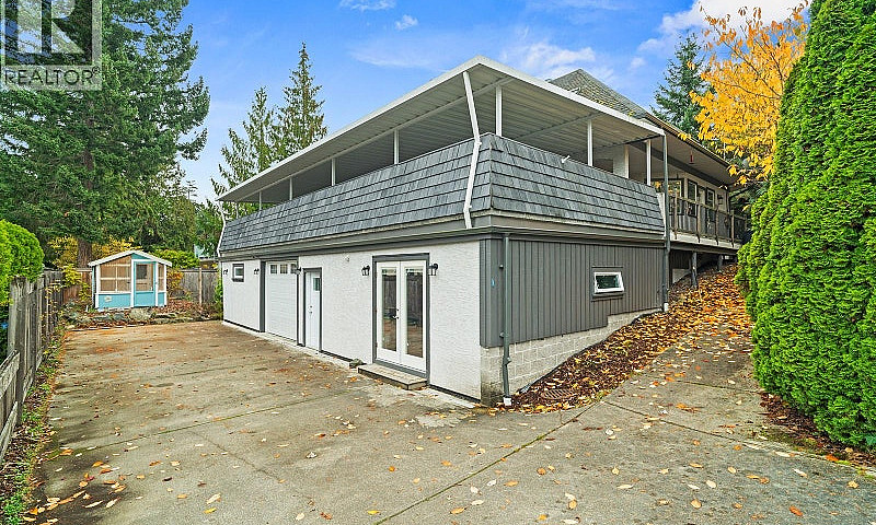 647 Tamarack Dr Qual...