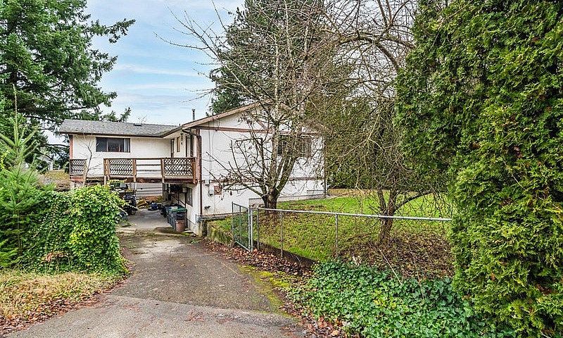 2751 153A Street Sur...