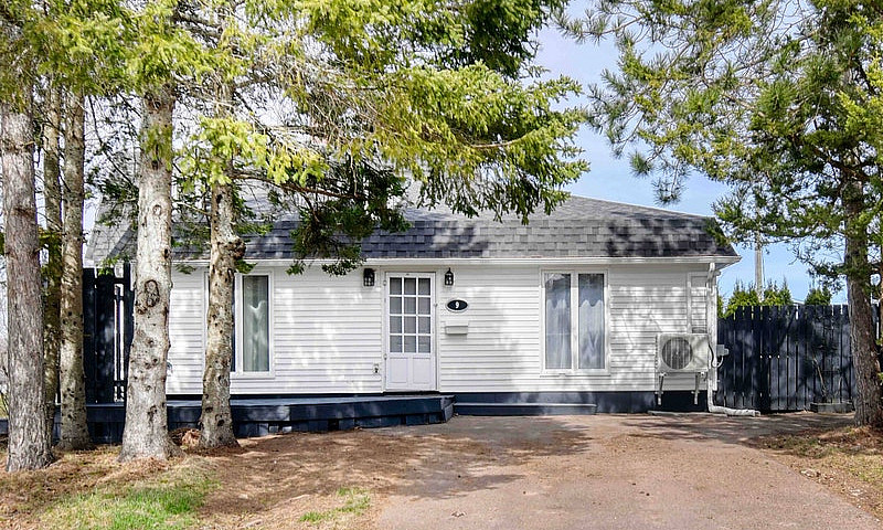 Cozy 2-Bedroom Home ...