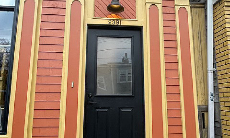 Newly Renovated 1 Be...