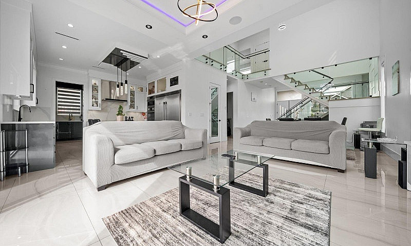 1725 167 Street Surr...