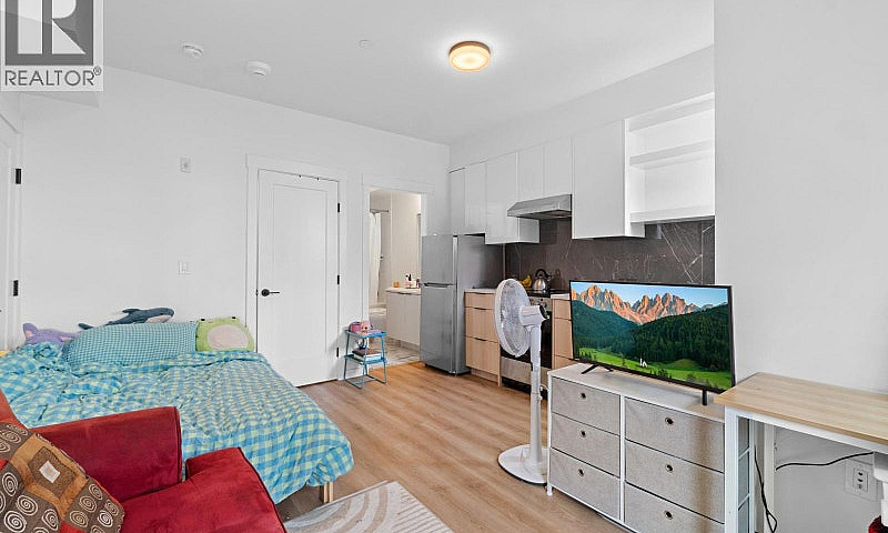 5 237 Ridgeway Avenu...