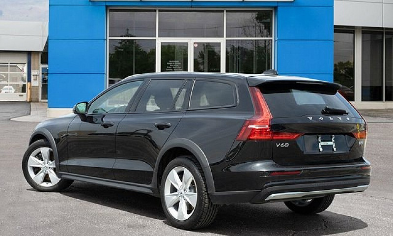 2025 Volvo V60 Cross...