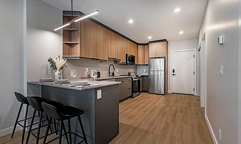 Downtown 2-Bedroom –...
