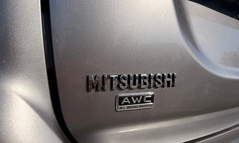 2018 Mitsubishi Outl...