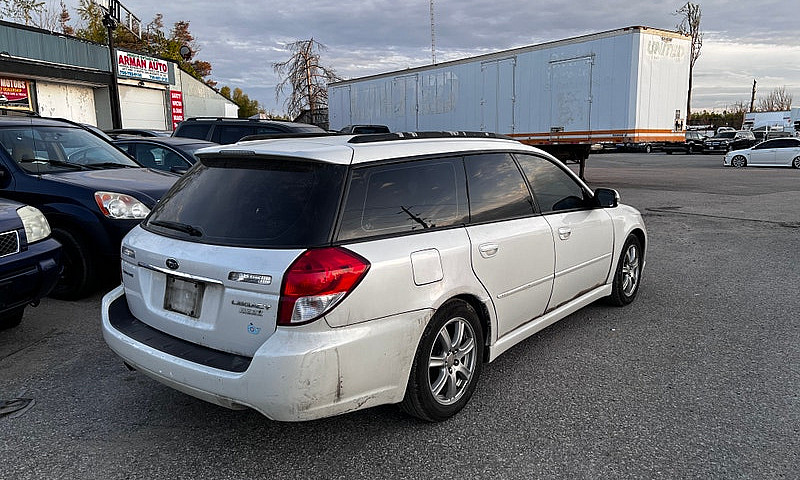 2009 Subaru Legacy...