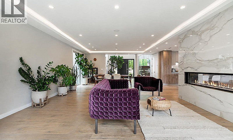955 Forest Hills Dri...