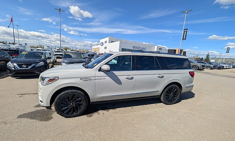 2020 Lincoln Navigat...