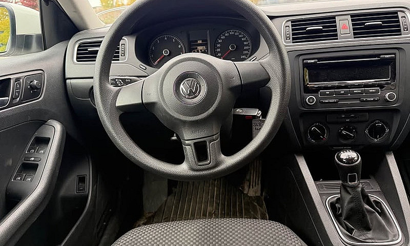 2014 Volkswagen Jett...