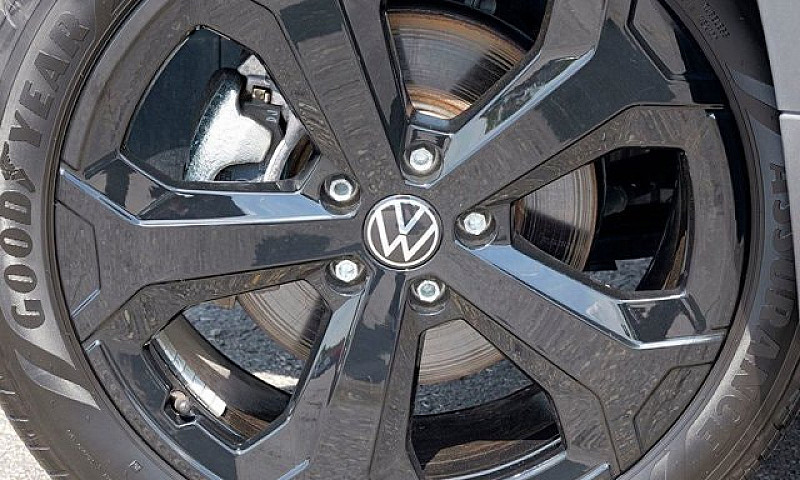 2026 Volkswagen Taos...