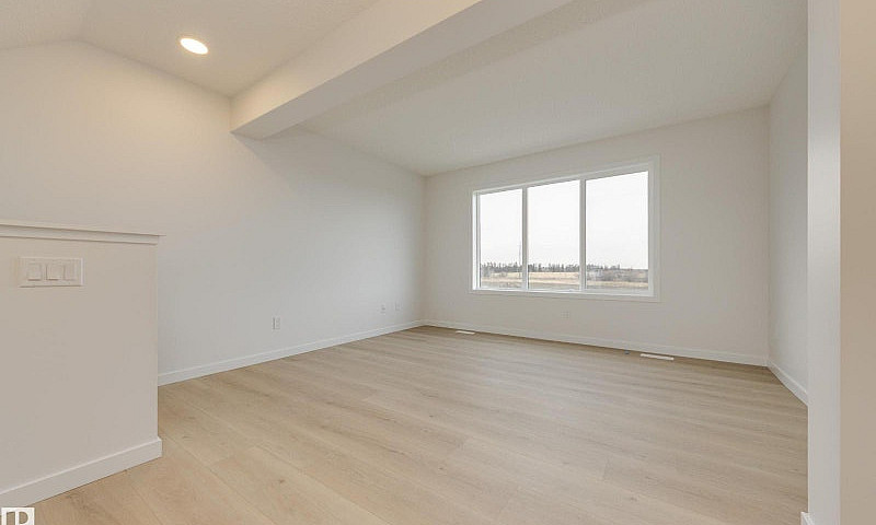17226 4 St Nw Edmont...