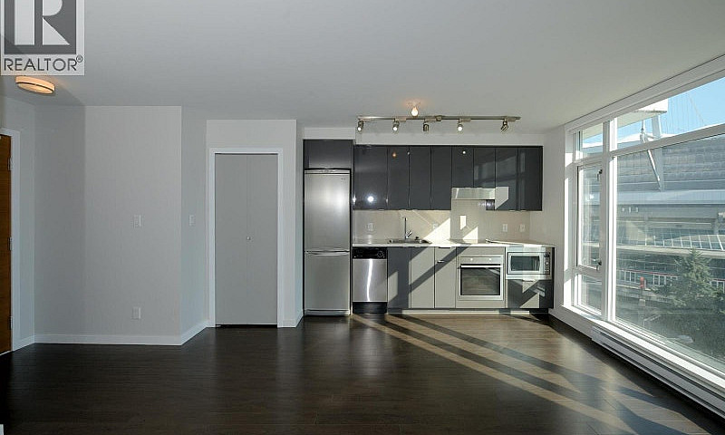 705 161 W Georgia St...
