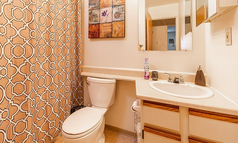 1047 Bairdmore Sq- 2...