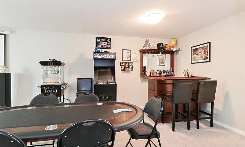 46 6467 197 Street L...