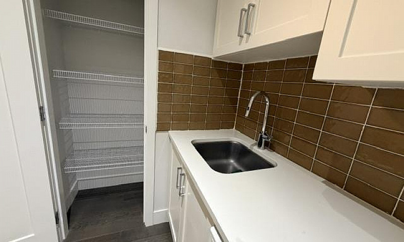 Basement 16487 103 A...