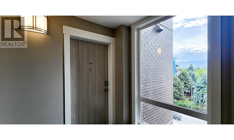 925 Leon Avenue Unit...