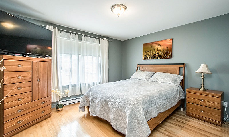 Condo In Dieppe...