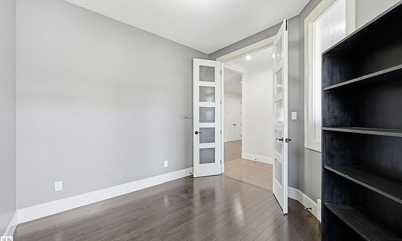 5216 Mullen Ct Nw Ed...