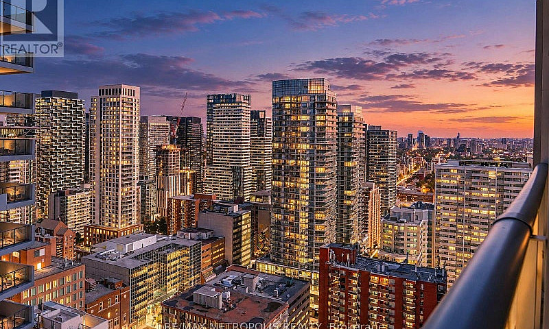 3709 - 2191 Yonge St...