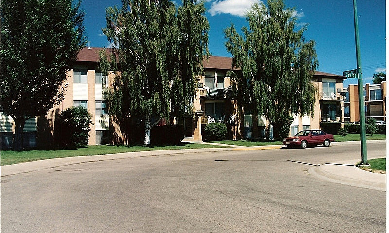 Large 1 Bedroom - 16...
