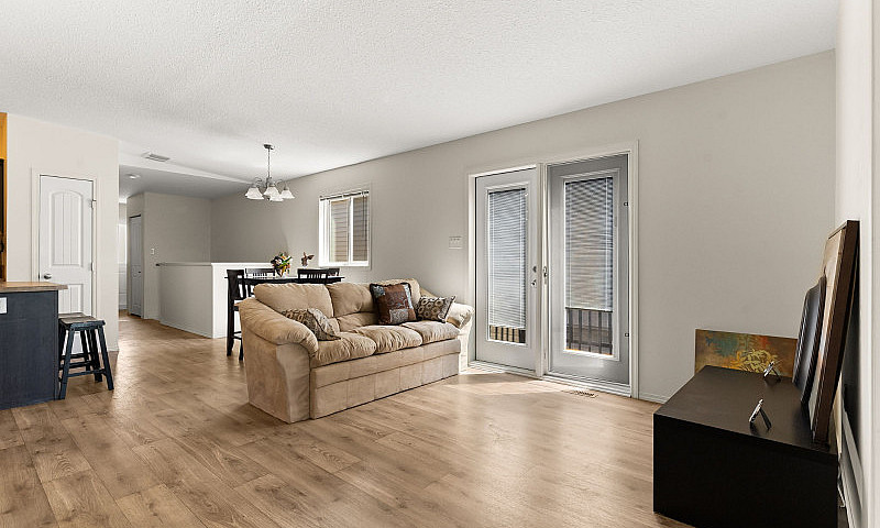 183 Chateau Cres - S...