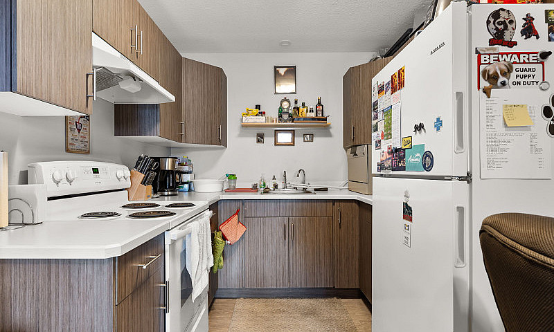 6547 Rochdale Blvd -...