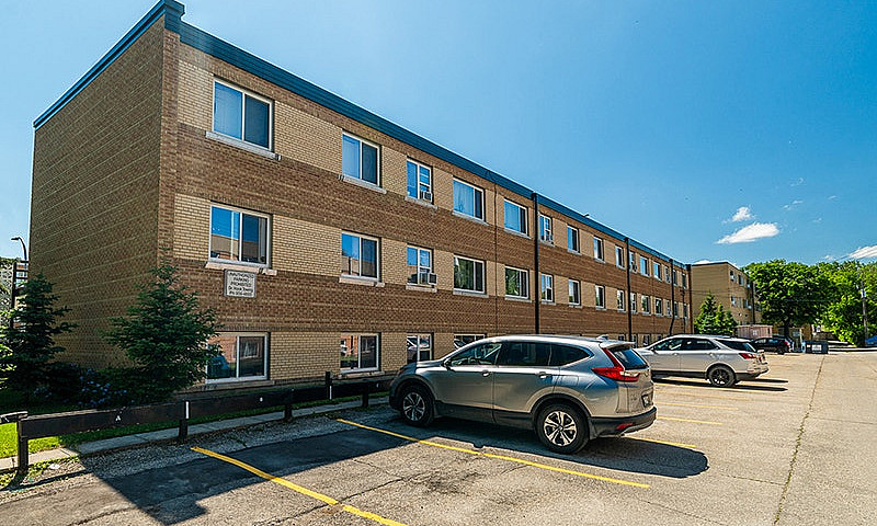 Spacious 1 Bedroom S...