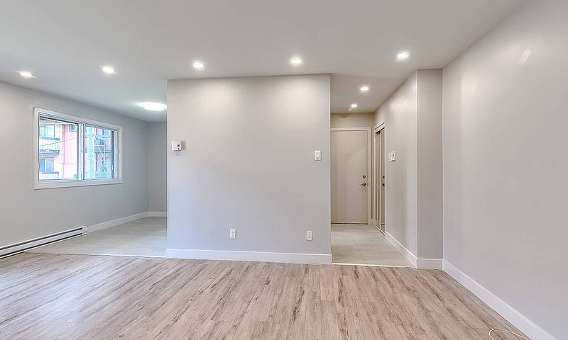 4.5 Style Condo, Tou...