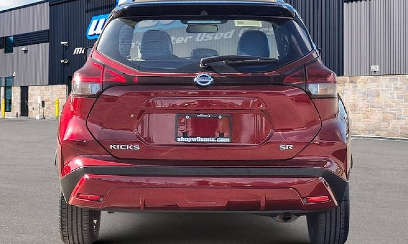 2021 Nissan Kicks Sr...