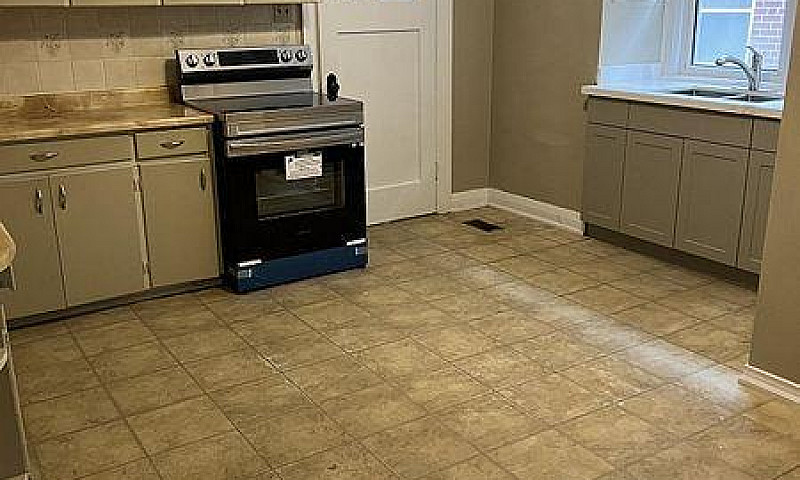 329 Ritson Road S Os...